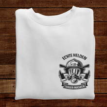Lade das Bild in den Galerie-Viewer, Echte Helden tragen Masken - Sweatshirt