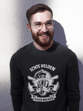 Lade das Bild in den Galerie-Viewer, Echte Helden tragen Masken - Sweatshirt