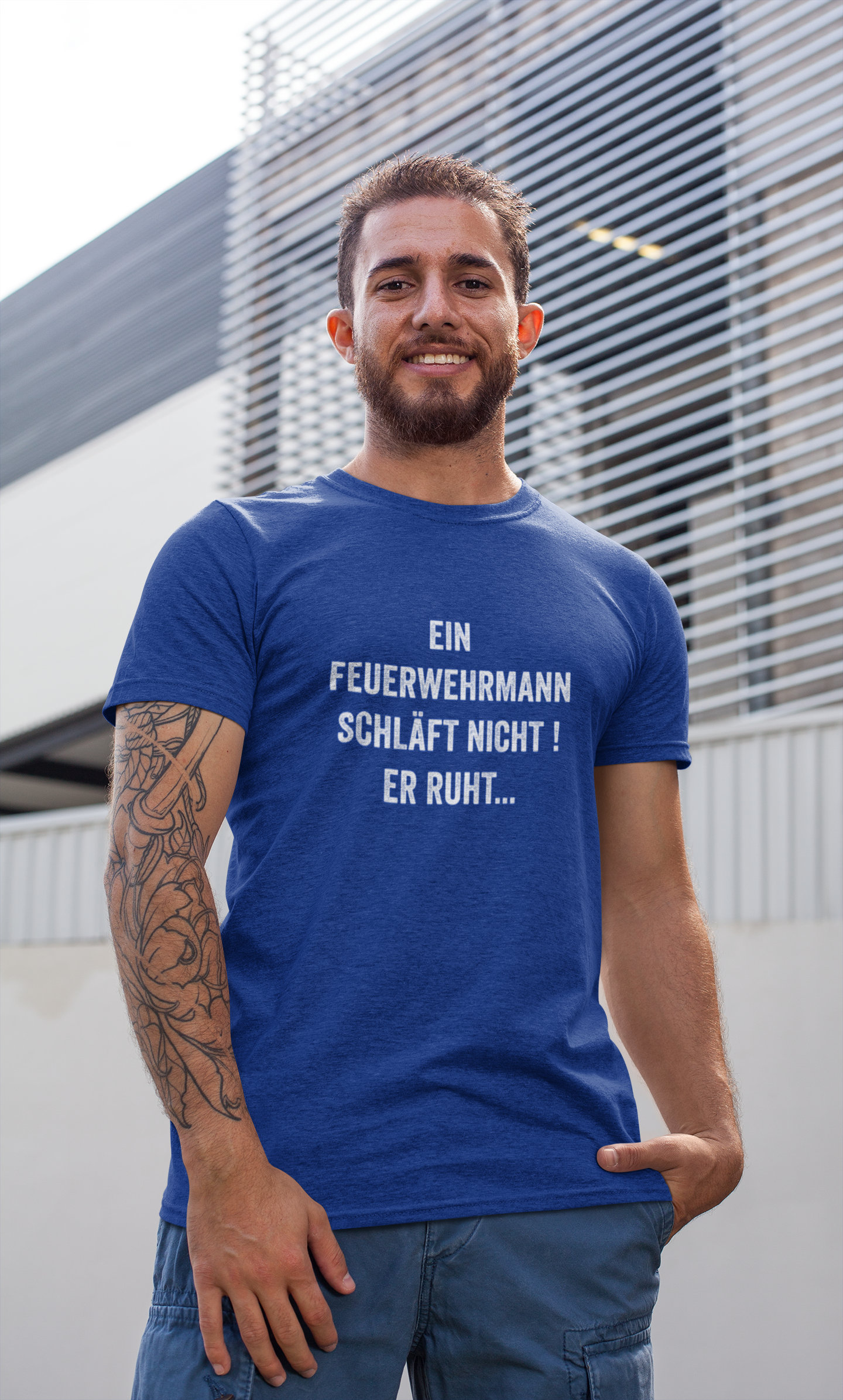Ein Feuerwehrmann schläft nicht - T-Shirt