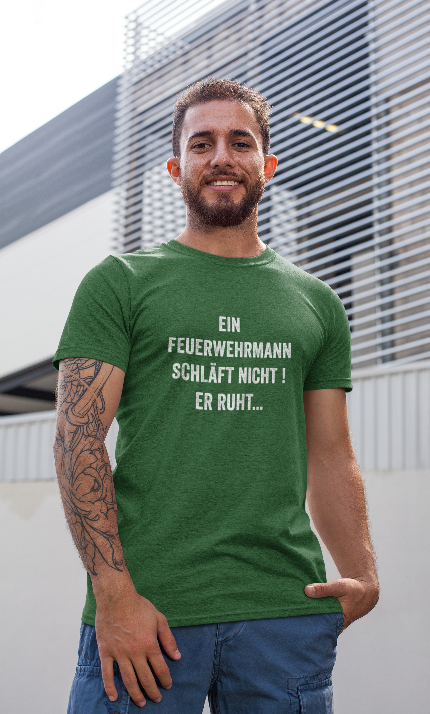 Ein Feuerwehrmann schläft nicht - T-Shirt
