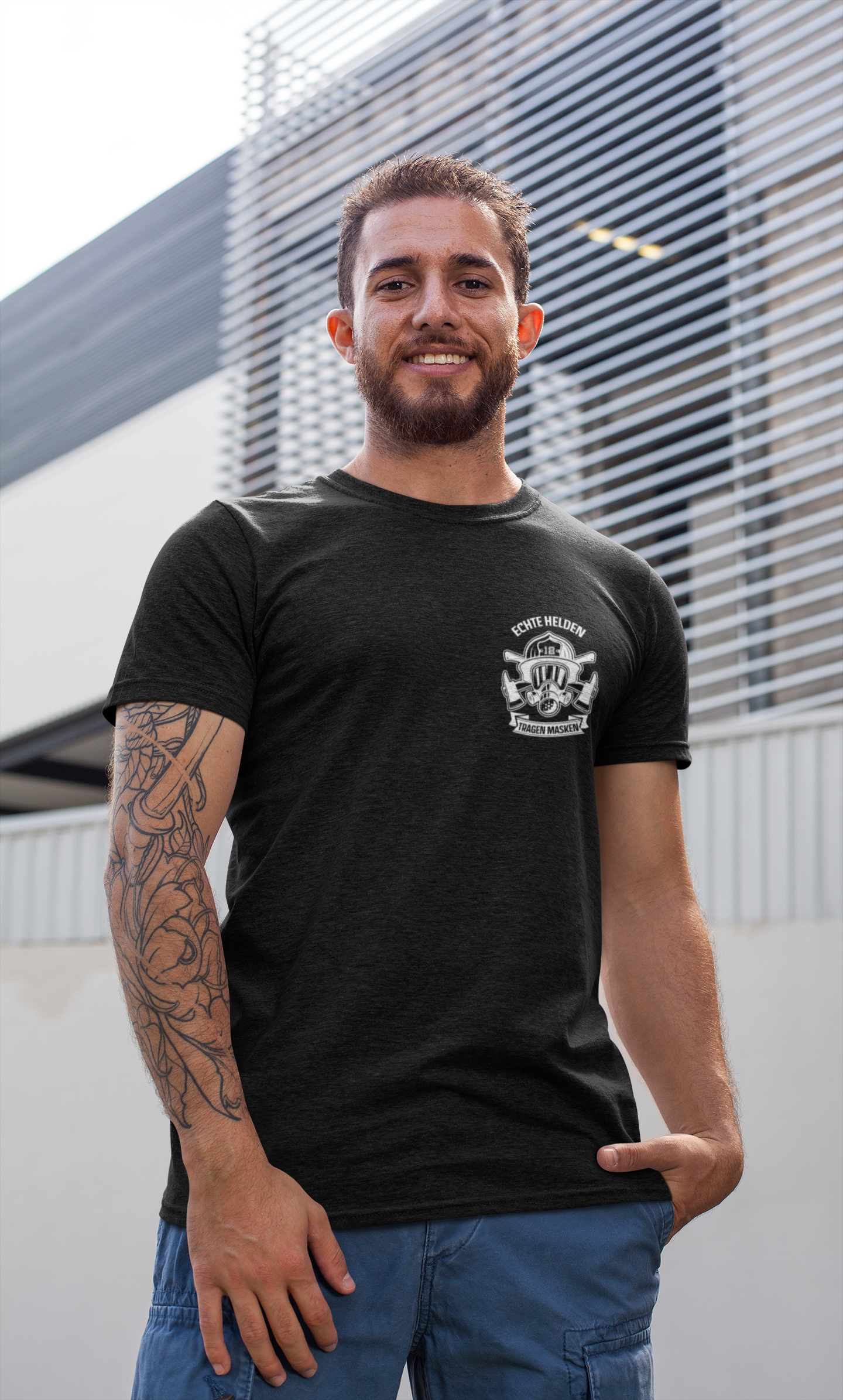 Echte Helden tragen Masken - T-Shirt