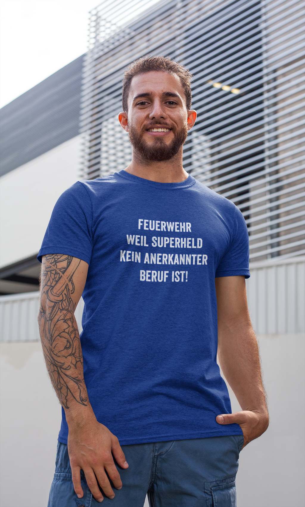 Feuerwehr - weil Superheld kein anerkannter Beruf ist  - T-Shirt